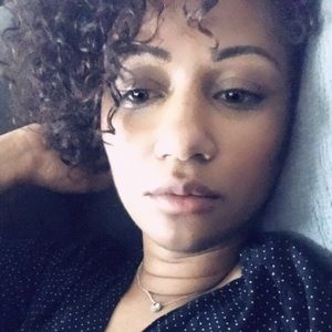 Meet your Posher, Aida